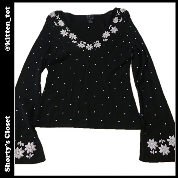 DONATED! EUC embroidered sweater - Picture 1 of 3
